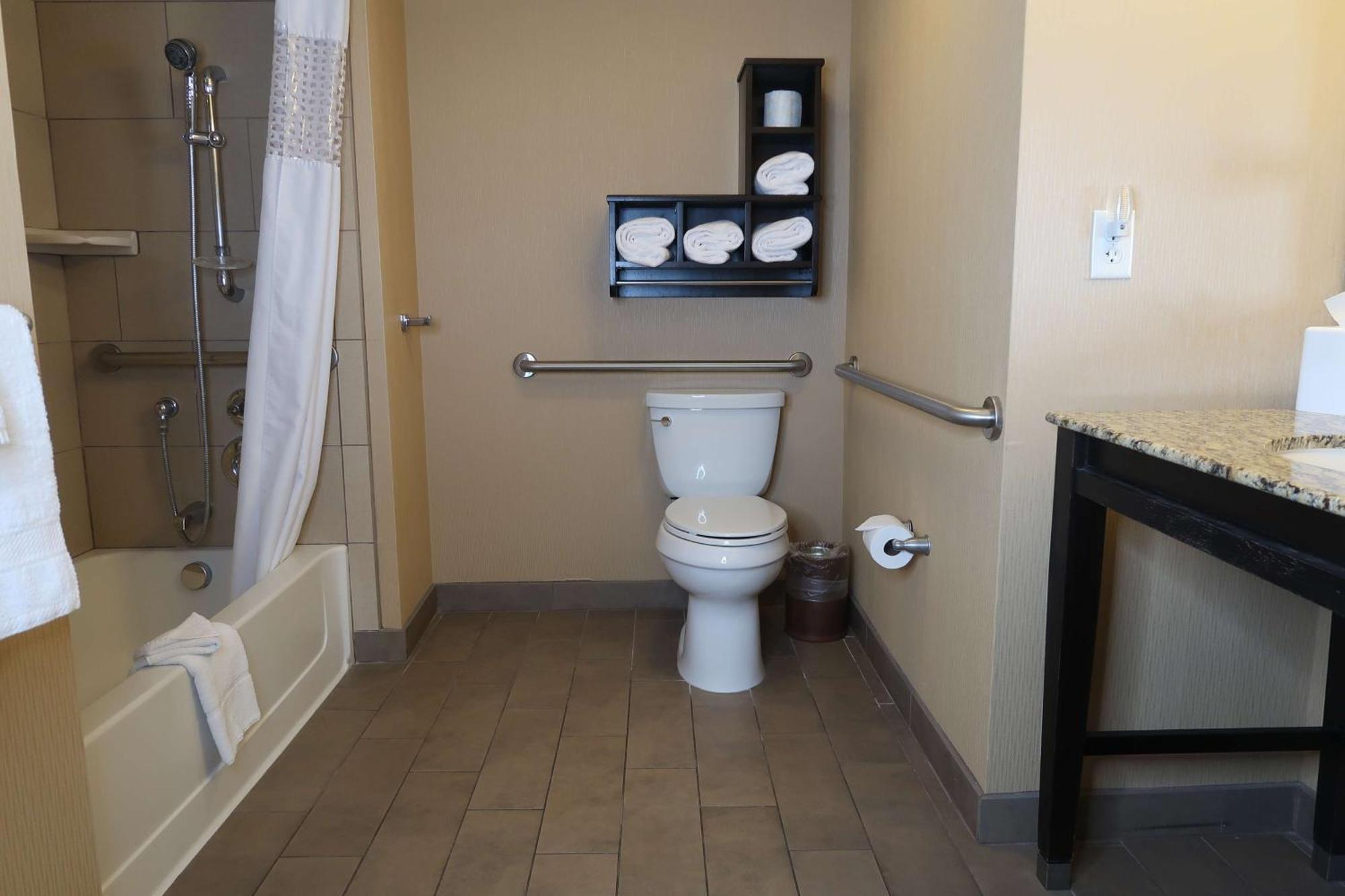 Hampton Inn & Suites Σαλίνας Εξωτερικό φωτογραφία